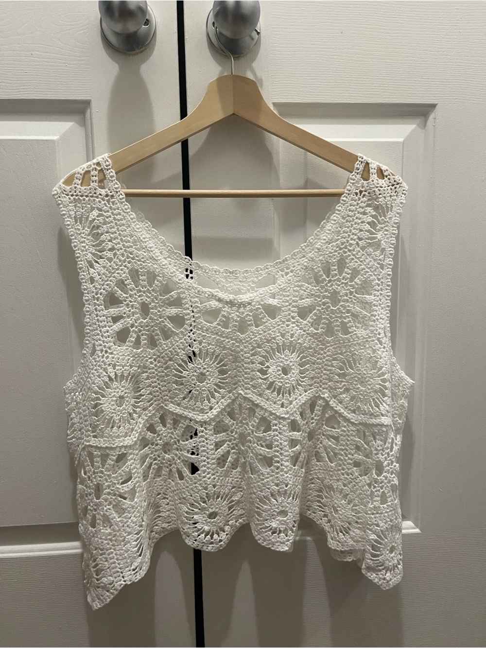 (NEW) Openwork Crochet Sleeveless Top - White
